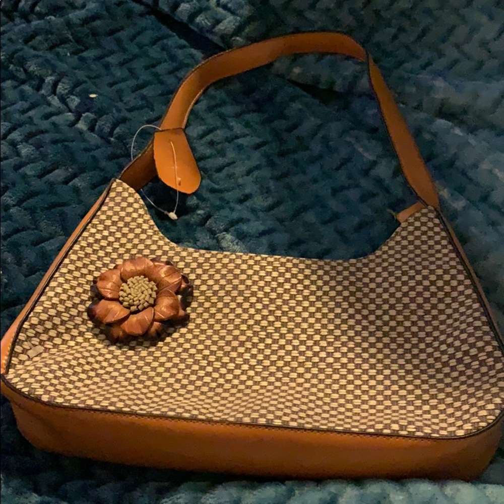 Hand bag